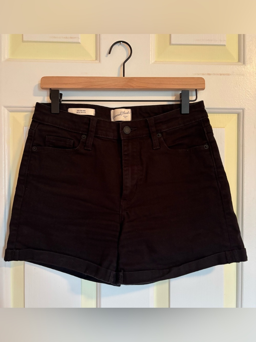Universal Thread High Rise Midi Shorts Black 6/28